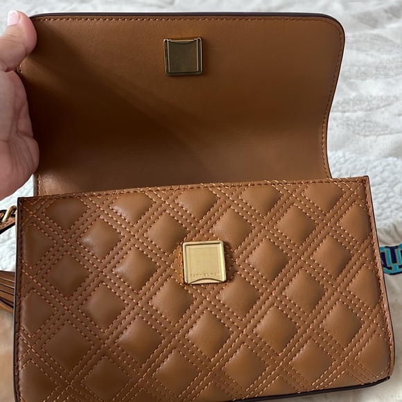 Tory Burch SMALL FLEMING POLISHED-GRAIN CONVERTIBLE SHOULDER BAG - Picture 11 of 13